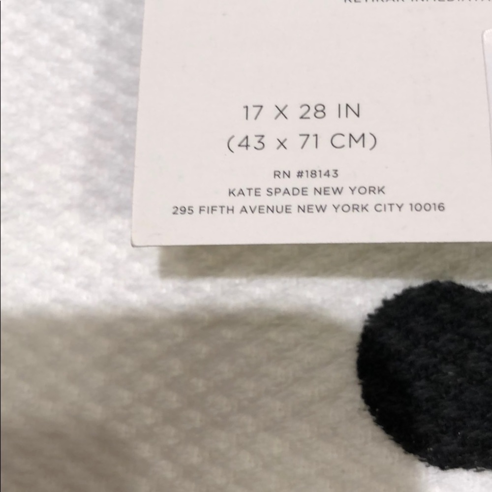 💥SOLD💥. 2 Kate Spade polka dot towels NWT - Picture 5 of 5